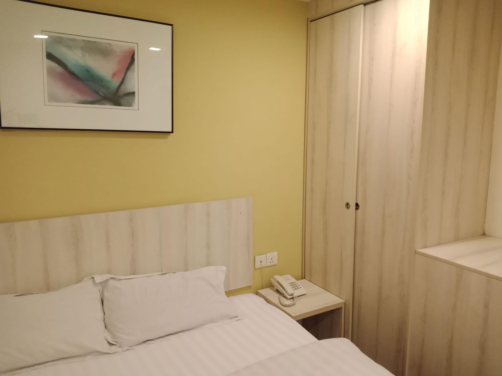 Hotel Zamburger Taman Segar - Previously Home Inn Taman Segar Куала Лумпур Екстериор снимка