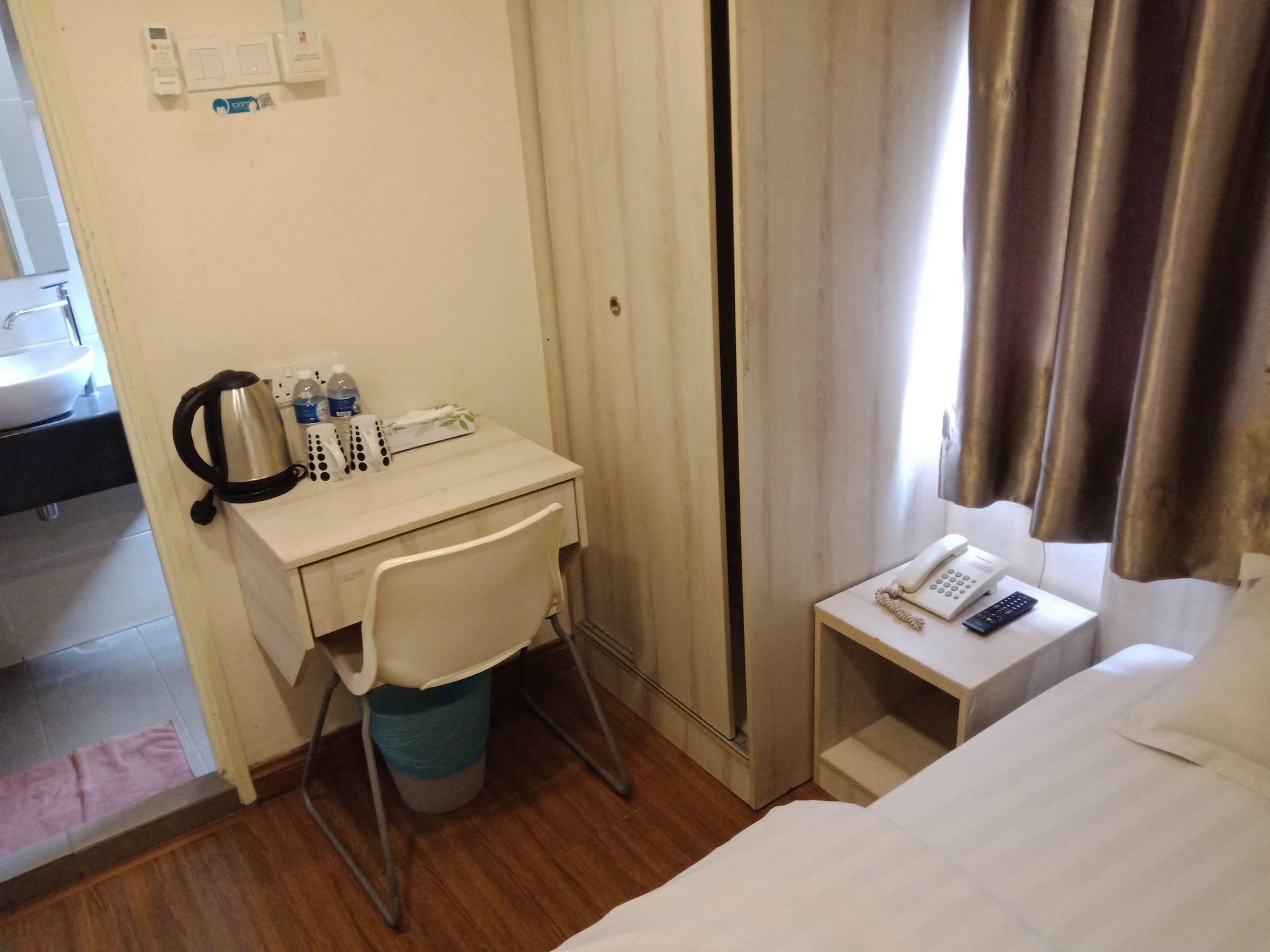 Hotel Zamburger Taman Segar - Previously Home Inn Taman Segar Куала Лумпур Екстериор снимка
