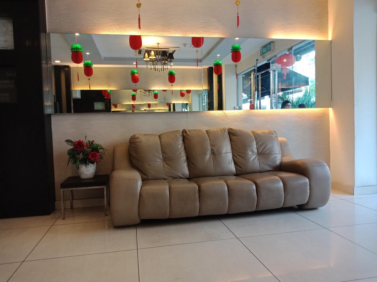 Hotel Zamburger Taman Segar - Previously Home Inn Taman Segar Куала Лумпур Екстериор снимка