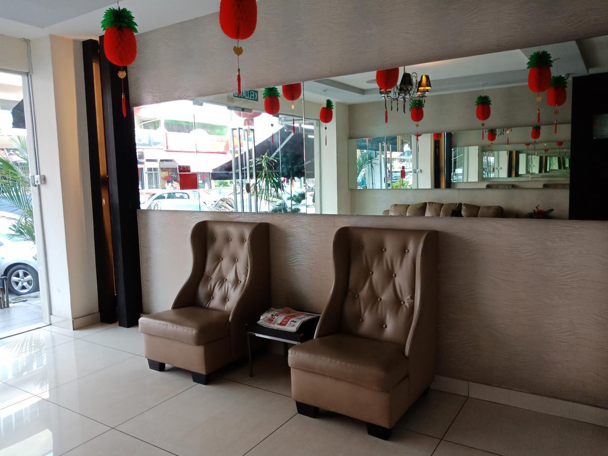 Hotel Zamburger Taman Segar - Previously Home Inn Taman Segar Куала Лумпур Екстериор снимка